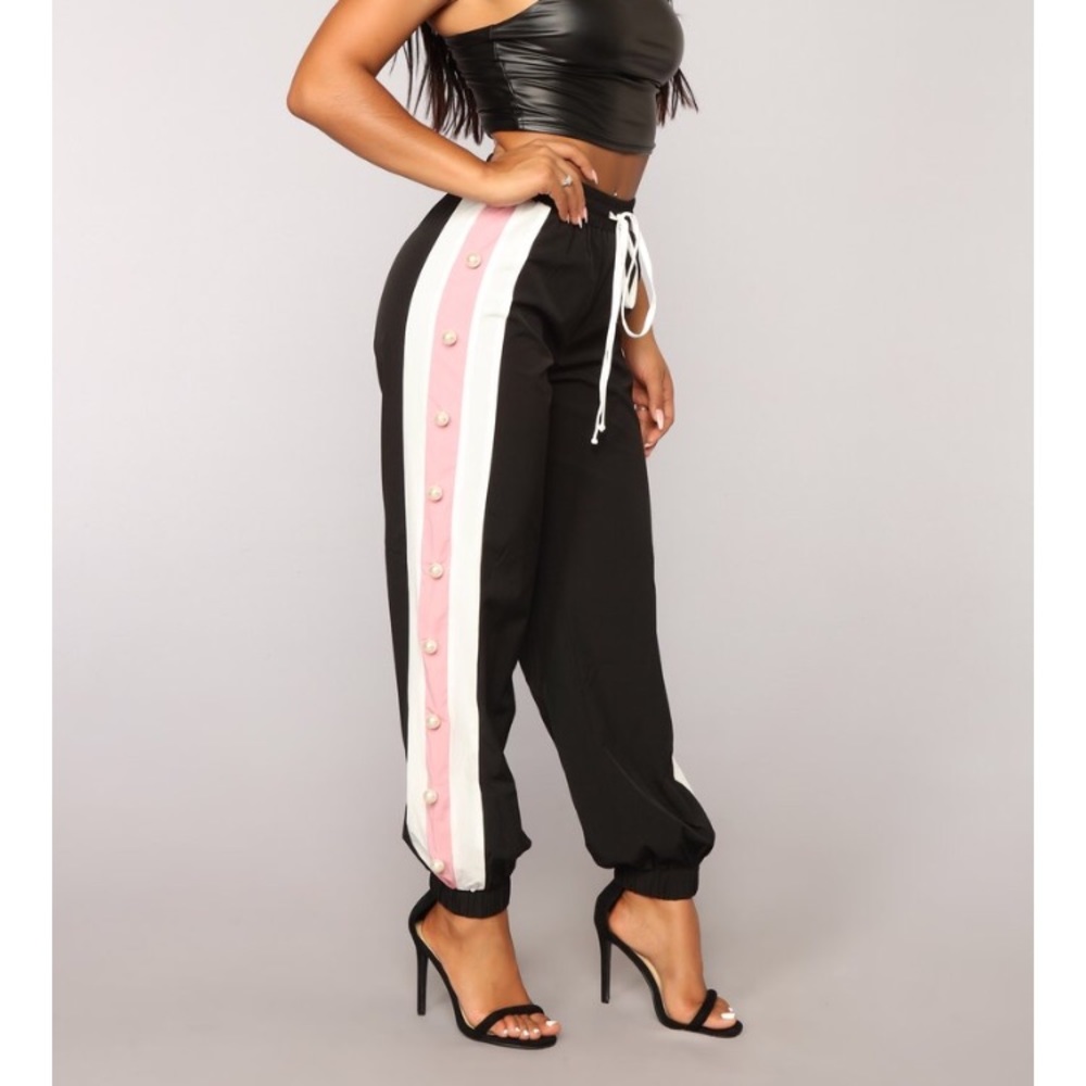 Fashion nova pants. new w tags size medium